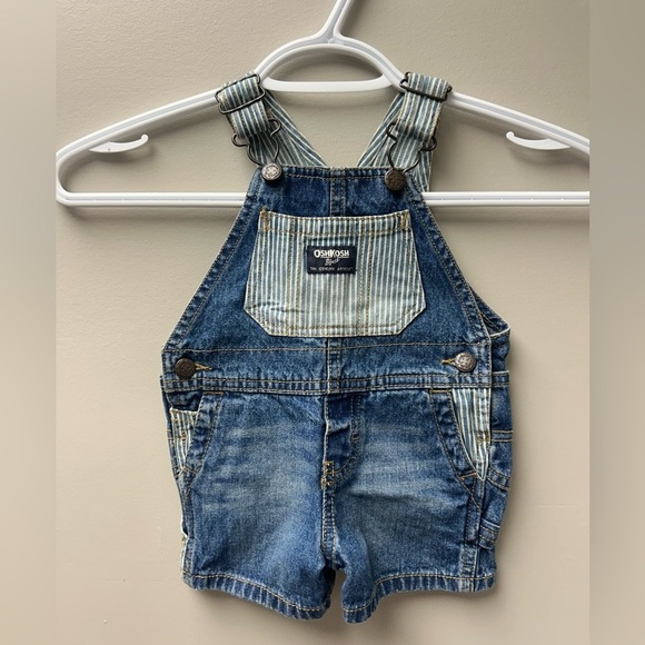 Oshkosh B’gosh Vestbak Short Overalls - Picture 1 of 4